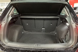 Musta Volkswagen Tiguan 2022 kuva 16.