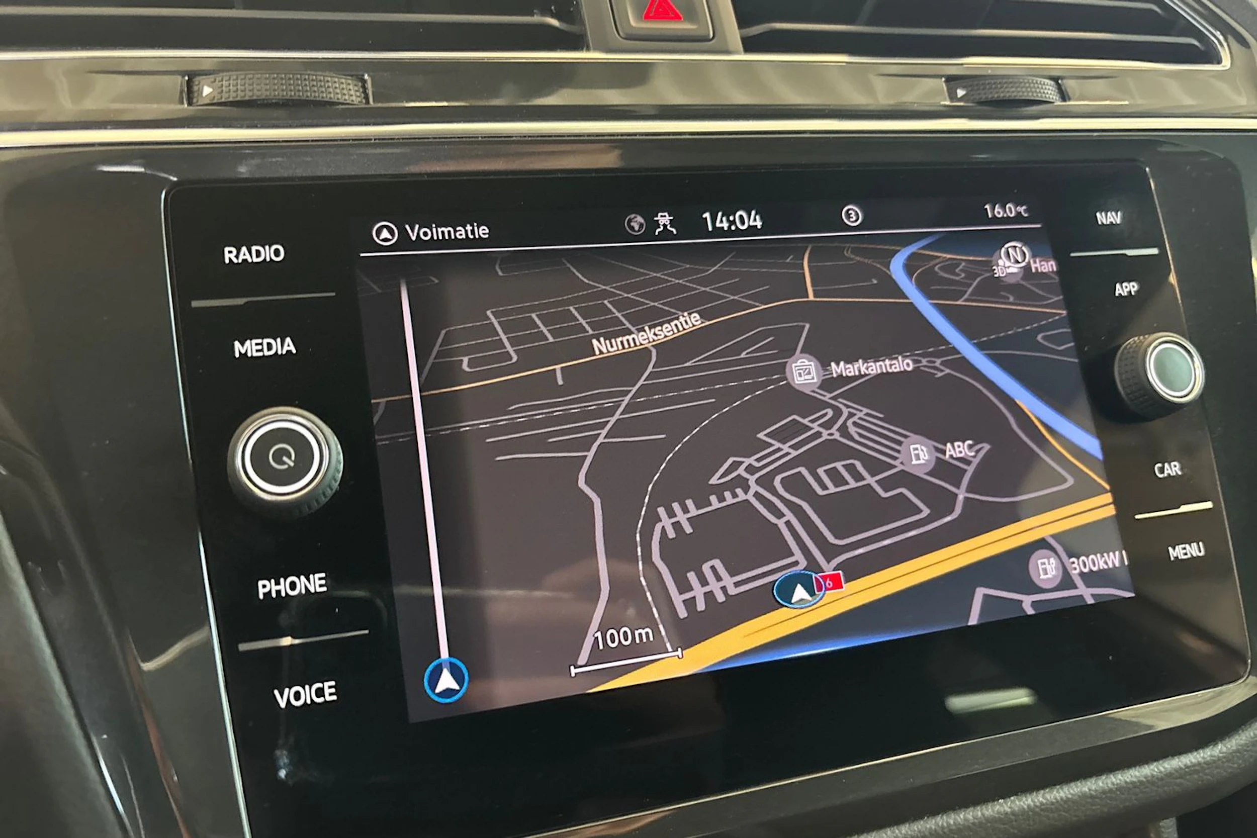 Valkoinen Volkswagen Tiguan 2022 kuva 18.