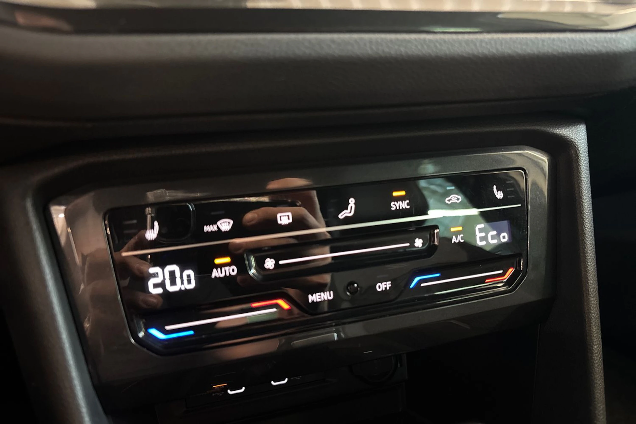 Valkoinen Volkswagen Tiguan 2022 kuva 20.