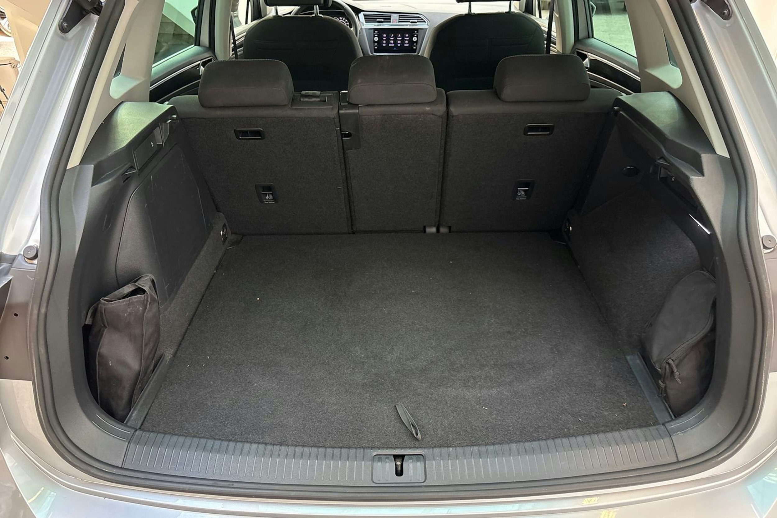 harmaa Volkswagen Tiguan 2022 kuva 14.