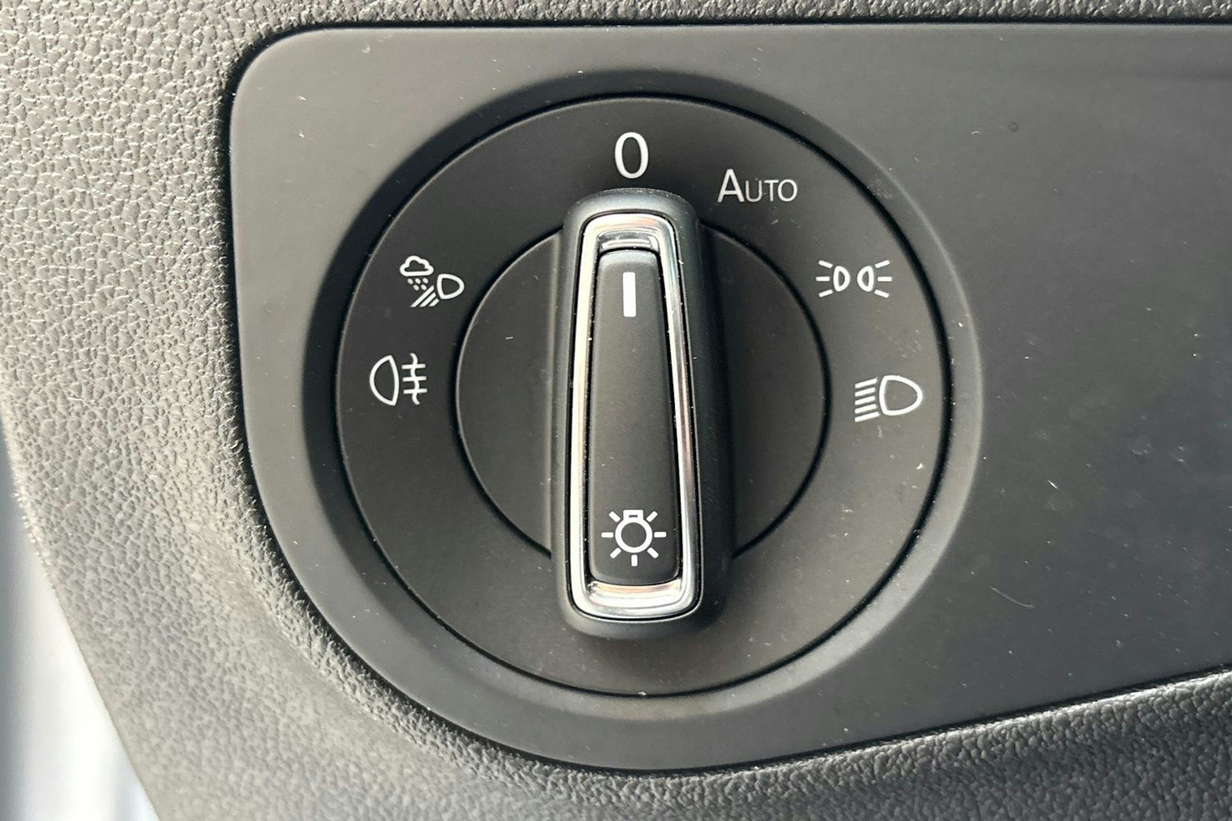 harmaa Volkswagen Tiguan 2022 kuva 17.