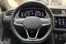 harmaa Volkswagen Tiguan 2022 kuva 18.