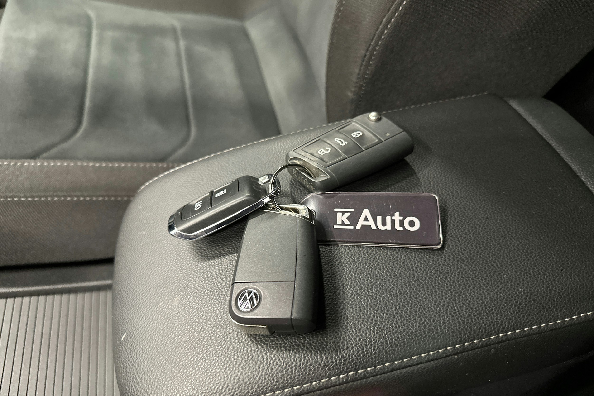 sininen Volkswagen Tiguan 2022 kuva 28.