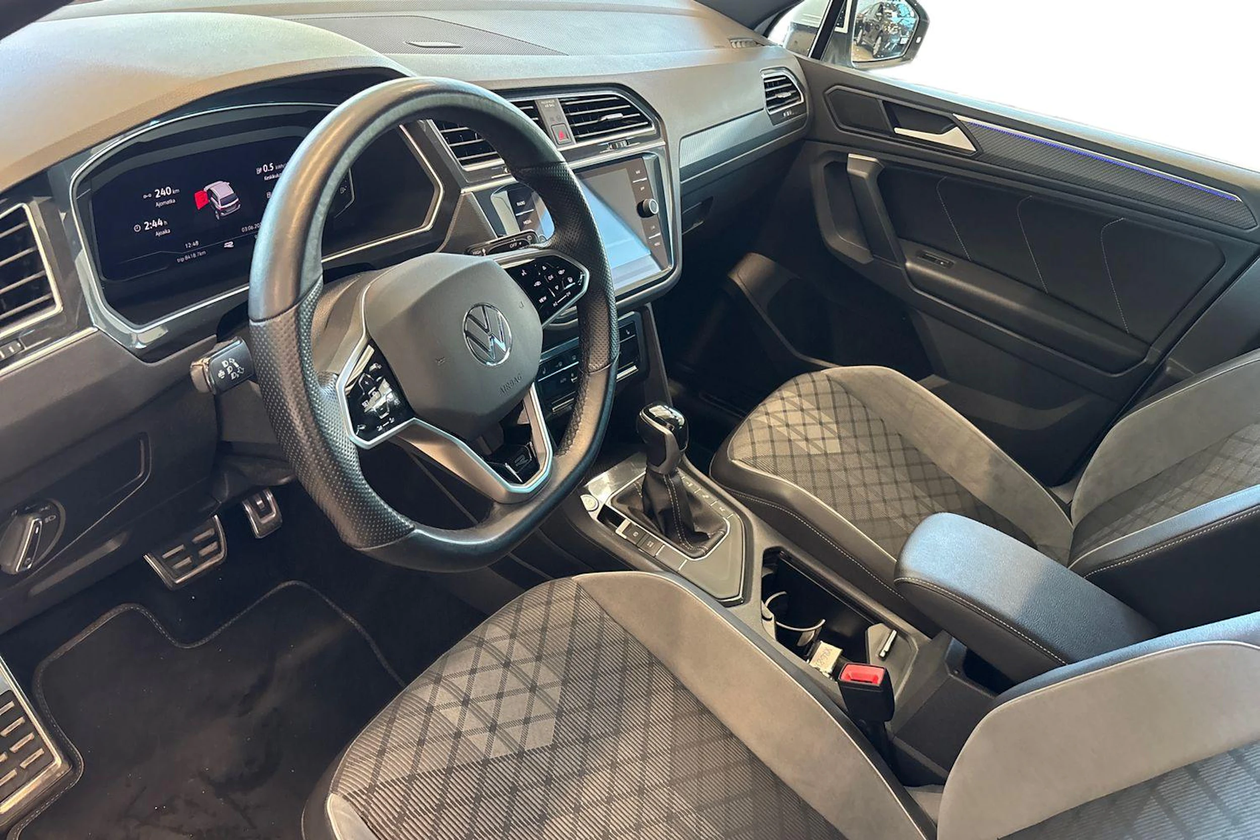 valkoinen Volkswagen Tiguan 2022 kuva 3.