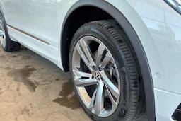 valkoinen Volkswagen Tiguan 2022 kuva 8.