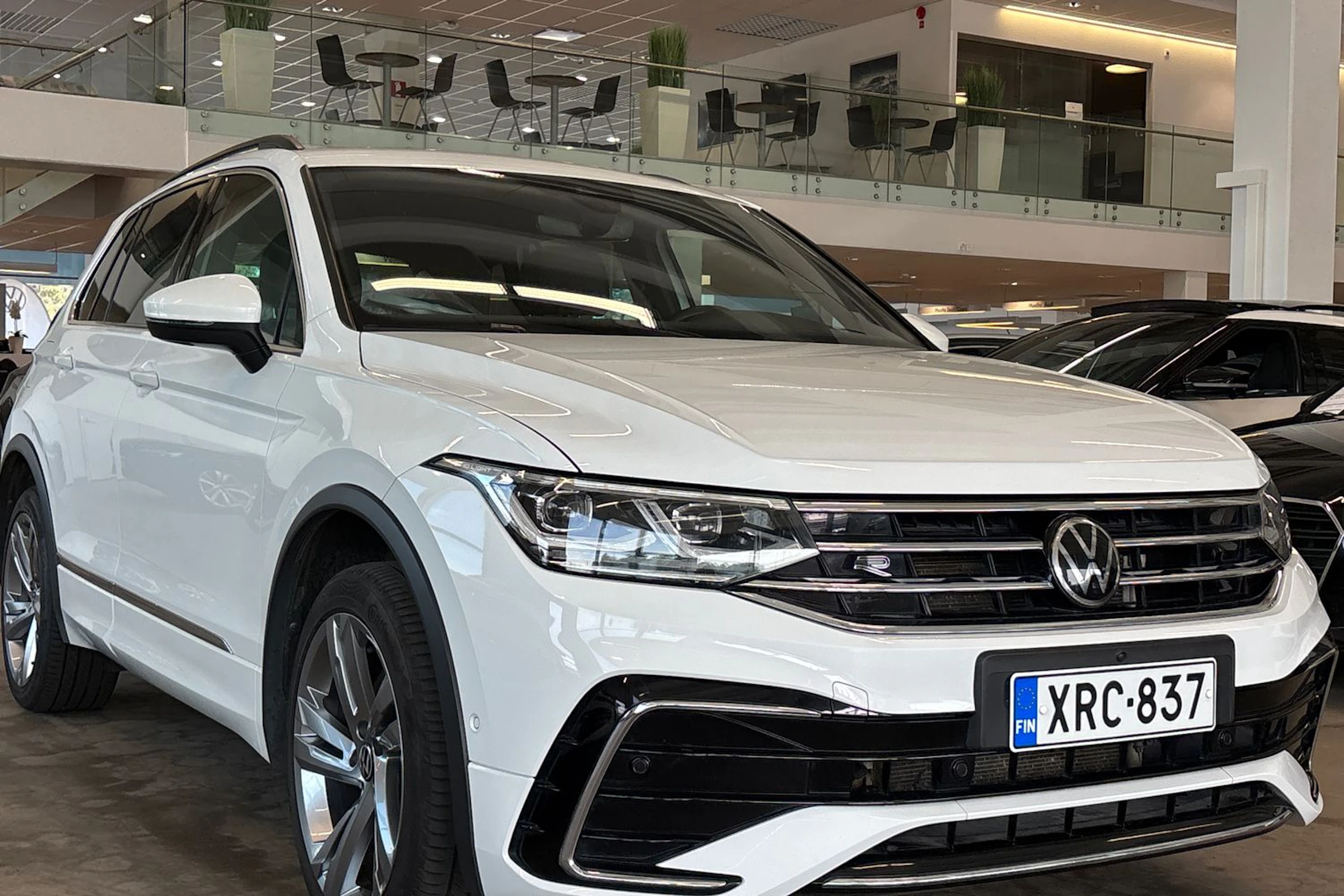 valkoinen Volkswagen Tiguan 2022 kuva 12.