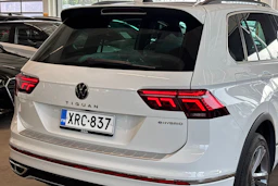 valkoinen Volkswagen Tiguan 2022 kuva 14.