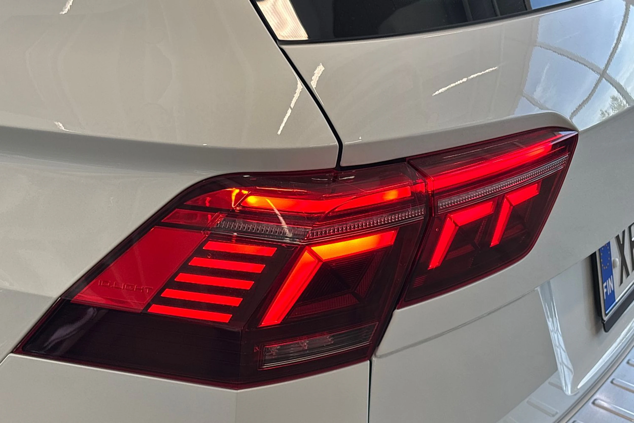 valkoinen Volkswagen Tiguan 2022 kuva 15.