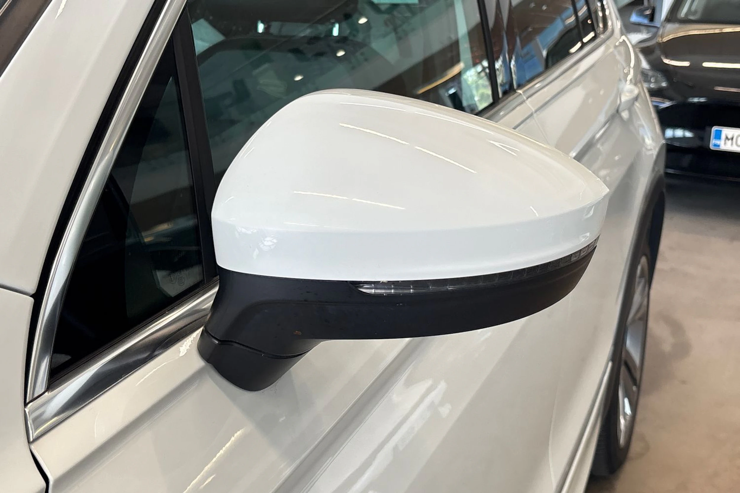 valkoinen Volkswagen Tiguan 2022 kuva 17.