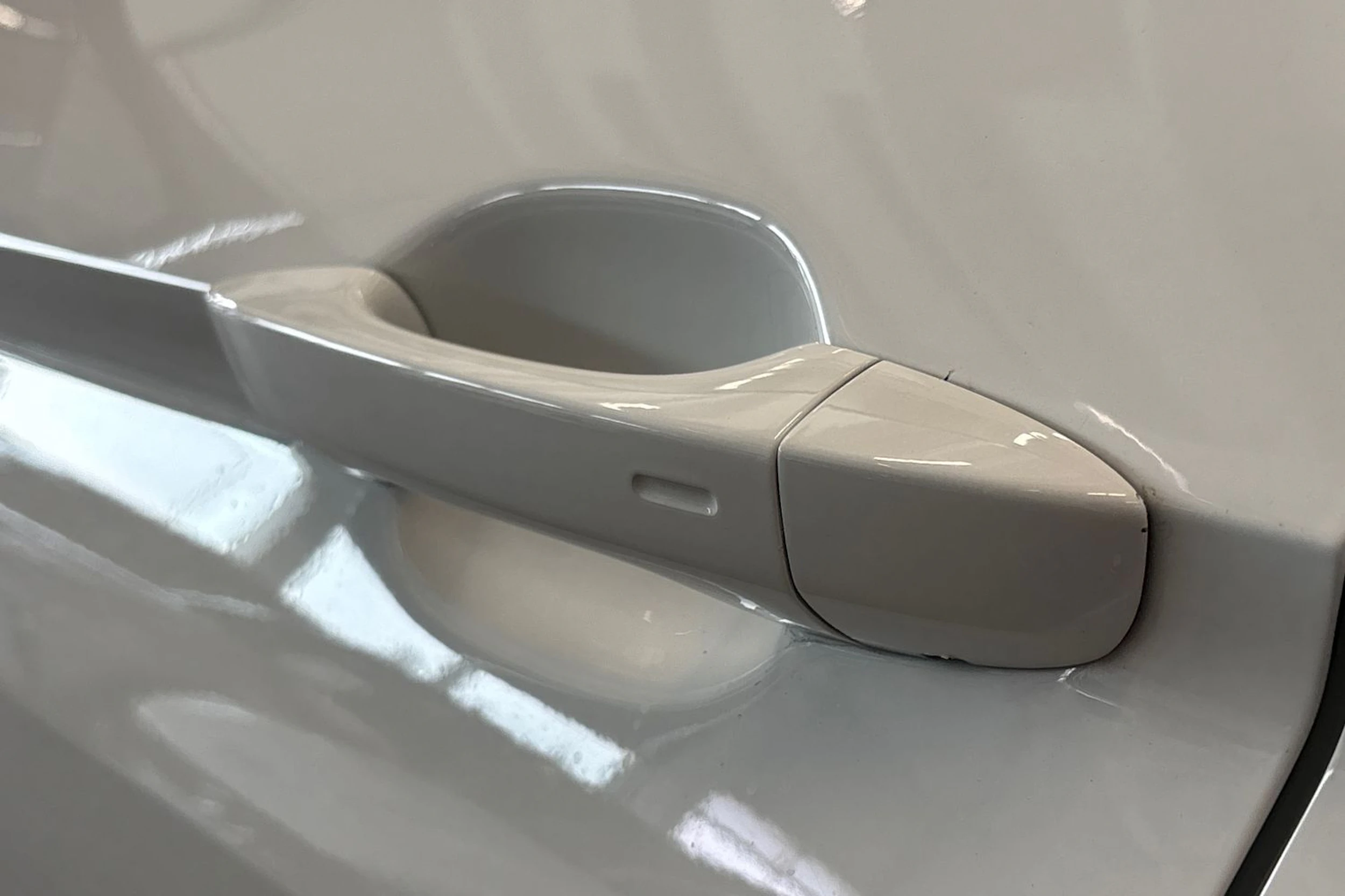 valkoinen Volkswagen Tiguan 2022 kuva 18.