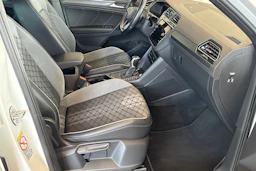 valkoinen Volkswagen Tiguan 2022 kuva 22.