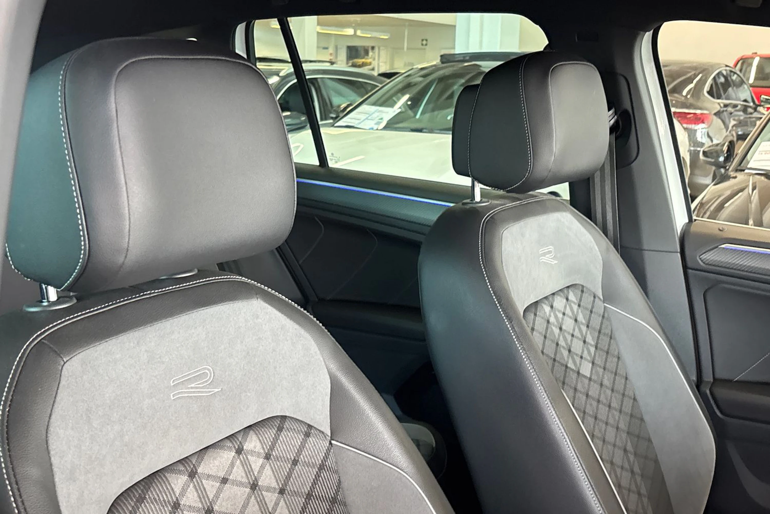 valkoinen Volkswagen Tiguan 2022 kuva 23.