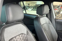 valkoinen Volkswagen Tiguan 2022 kuva 23.