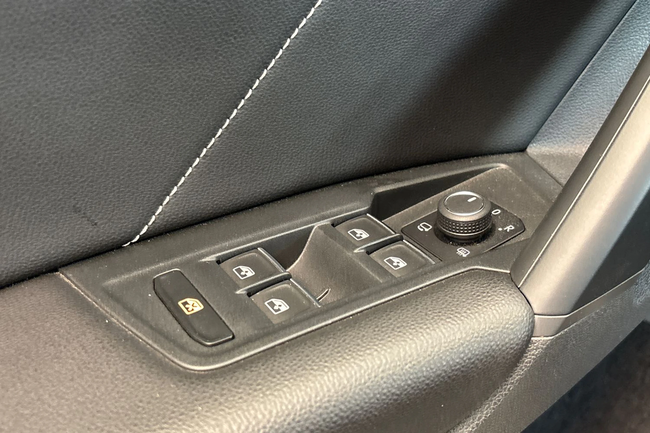 valkoinen Volkswagen Tiguan 2022 kuva 25.