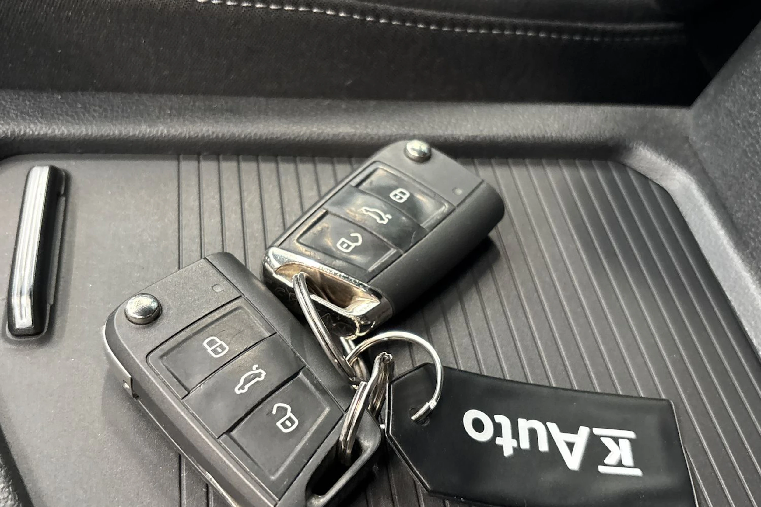 valkoinen Volkswagen Tiguan 2022 kuva 26.