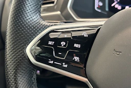 valkoinen Volkswagen Tiguan 2022 kuva 28.