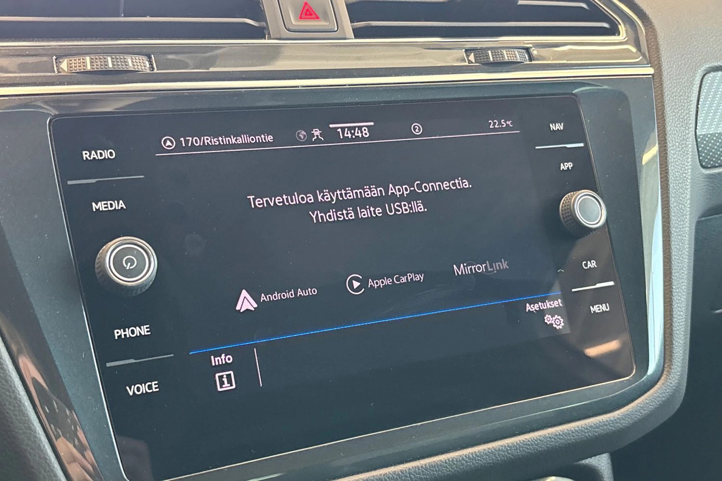 valkoinen Volkswagen Tiguan 2022 kuva 33.