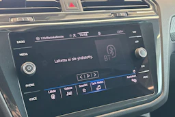 valkoinen Volkswagen Tiguan 2022 kuva 34.