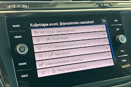 valkoinen Volkswagen Tiguan 2022 kuva 35.