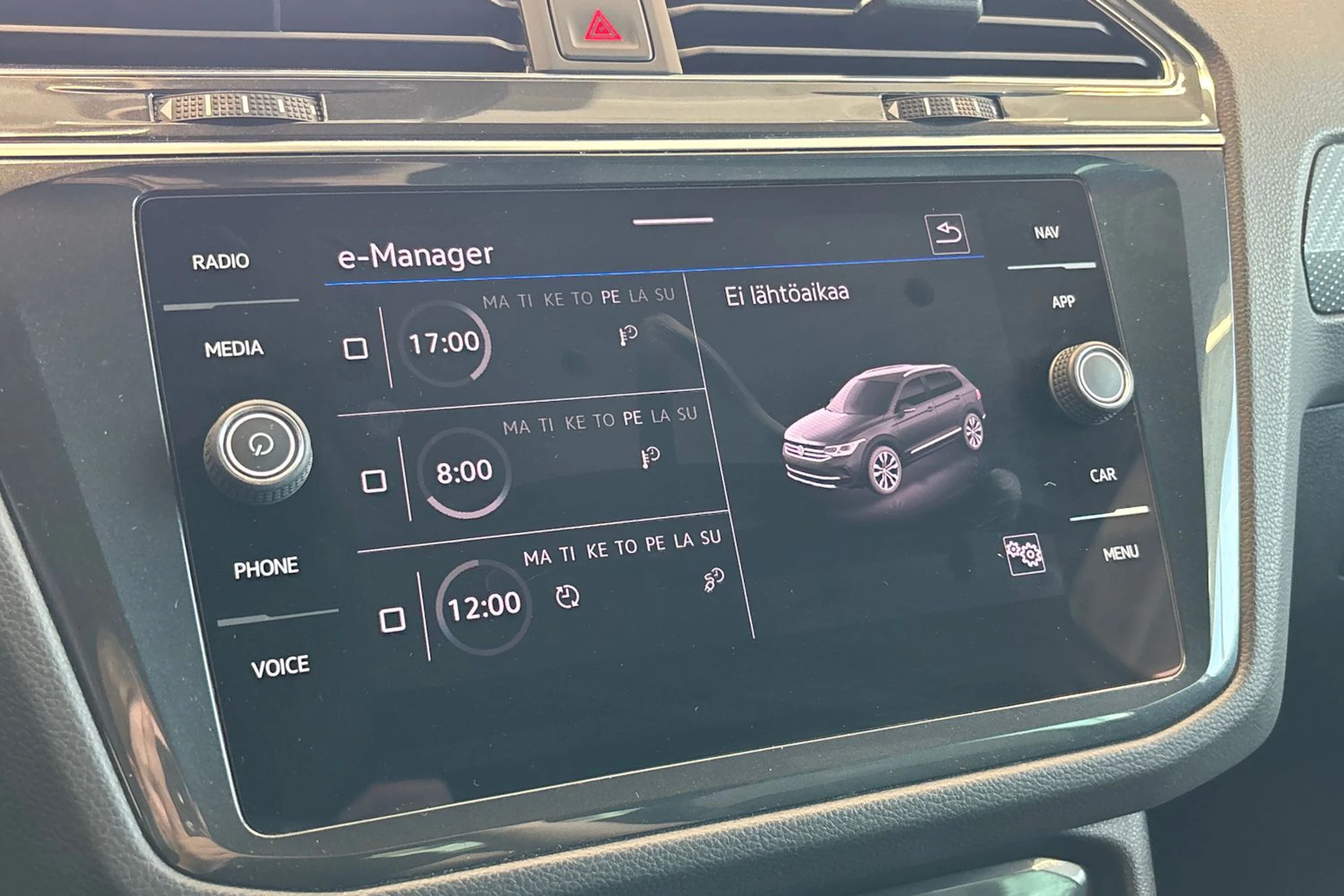 valkoinen Volkswagen Tiguan 2022 kuva 37.