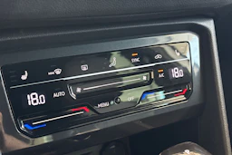 valkoinen Volkswagen Tiguan 2022 kuva 38.