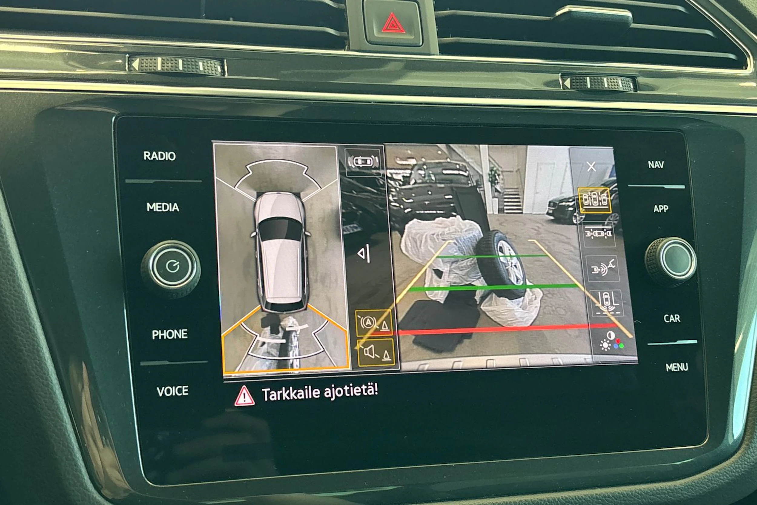 valkoinen Volkswagen Tiguan 2022 kuva 42.