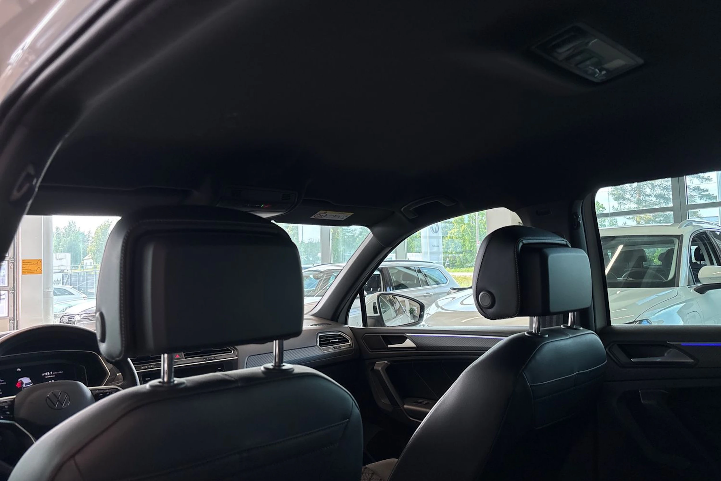 valkoinen Volkswagen Tiguan 2022 kuva 44.