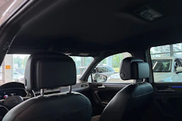 valkoinen Volkswagen Tiguan 2022 kuva 44.
