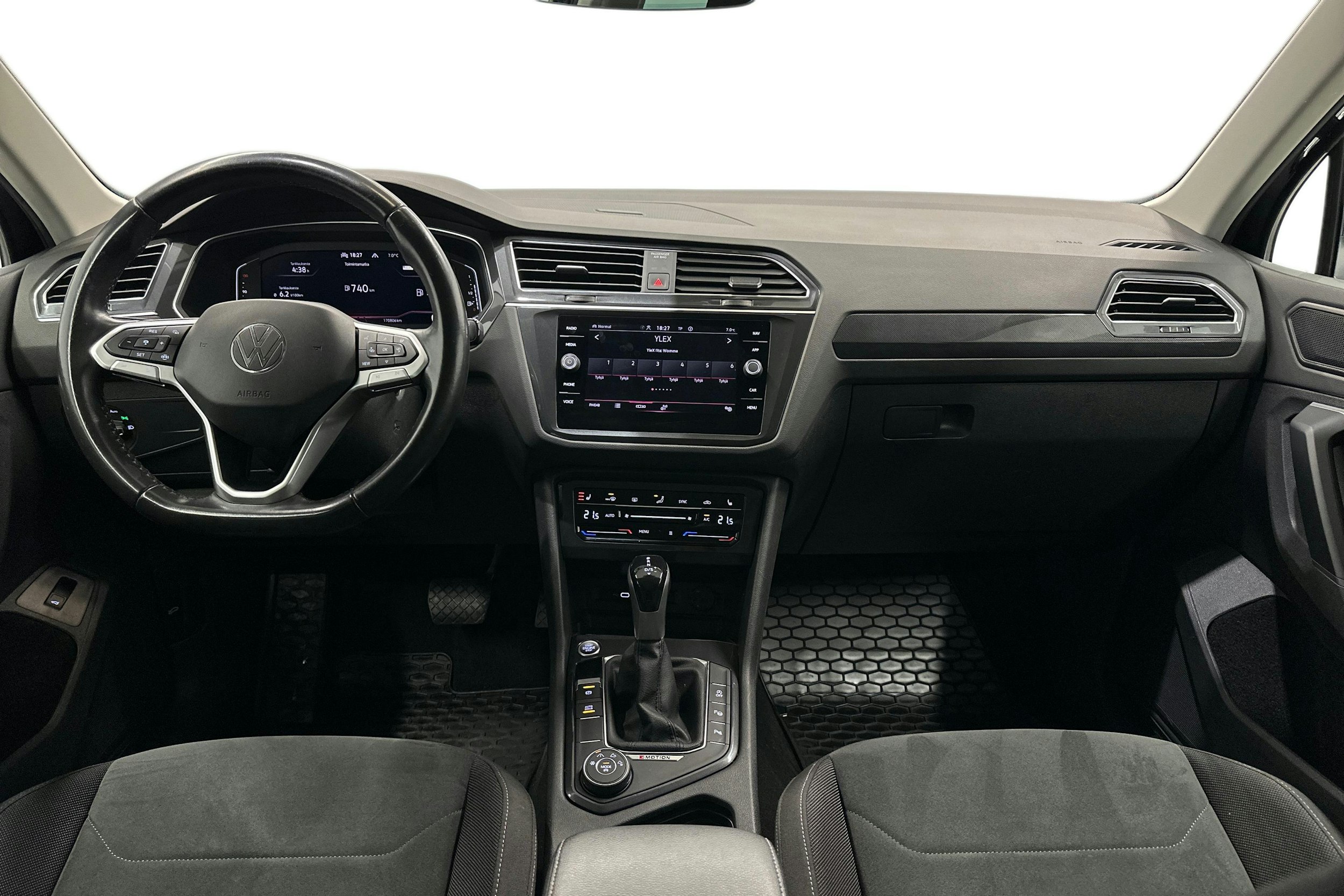 musta Volkswagen Tiguan 2022 kuva 9.