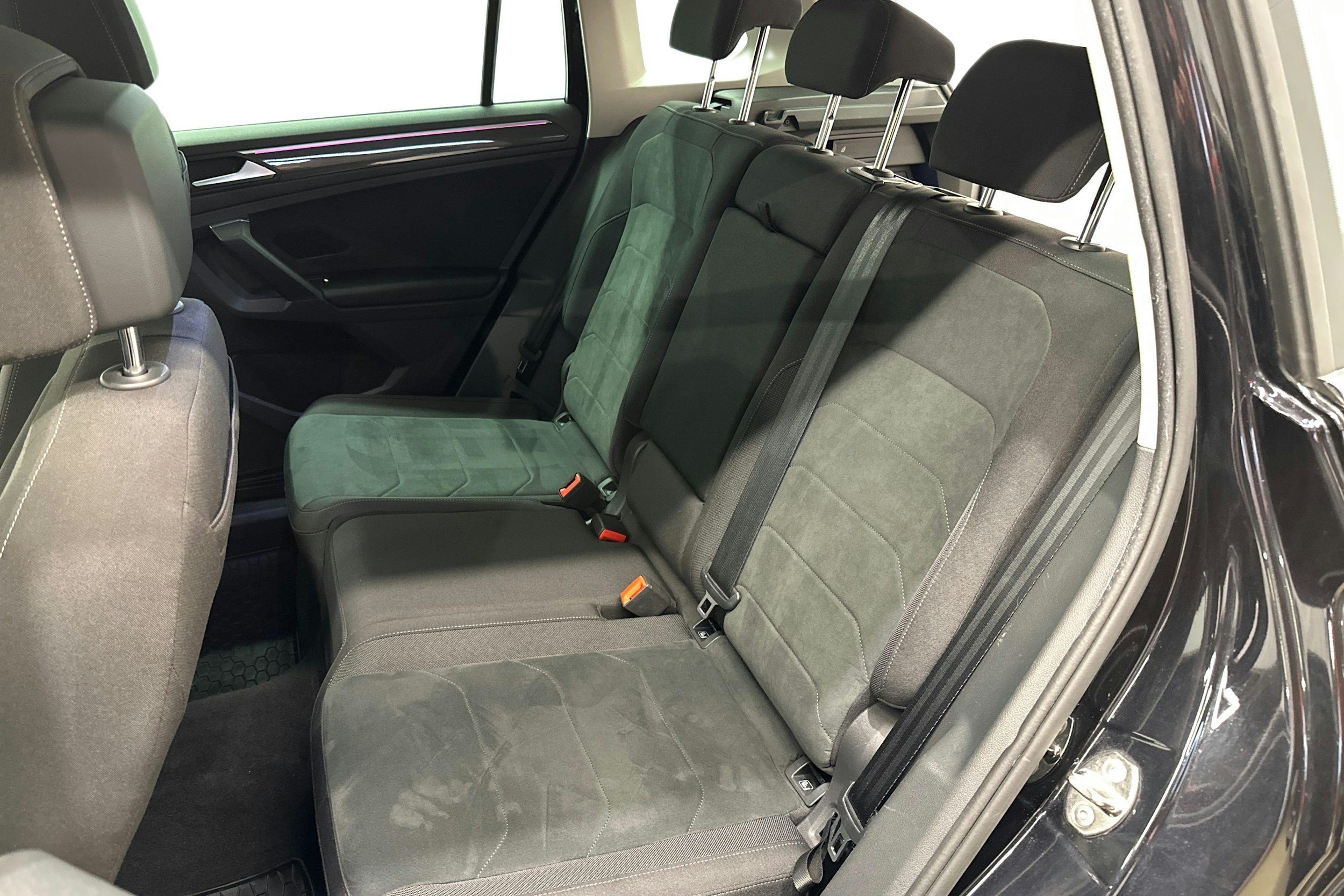 musta Volkswagen Tiguan 2022 kuva 10.