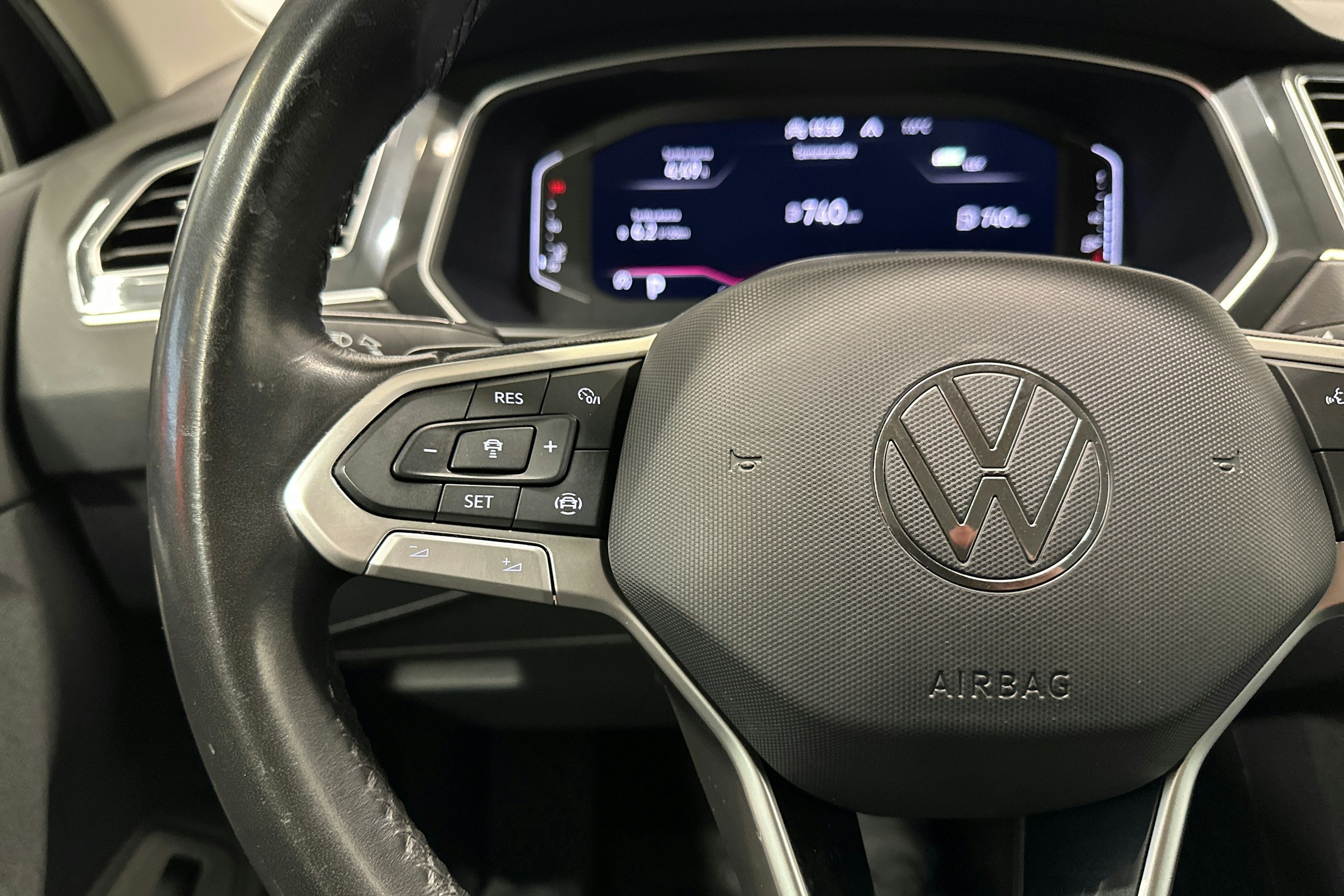 musta Volkswagen Tiguan 2022 kuva 16.