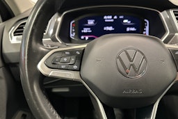 musta Volkswagen Tiguan 2022 kuva 16.