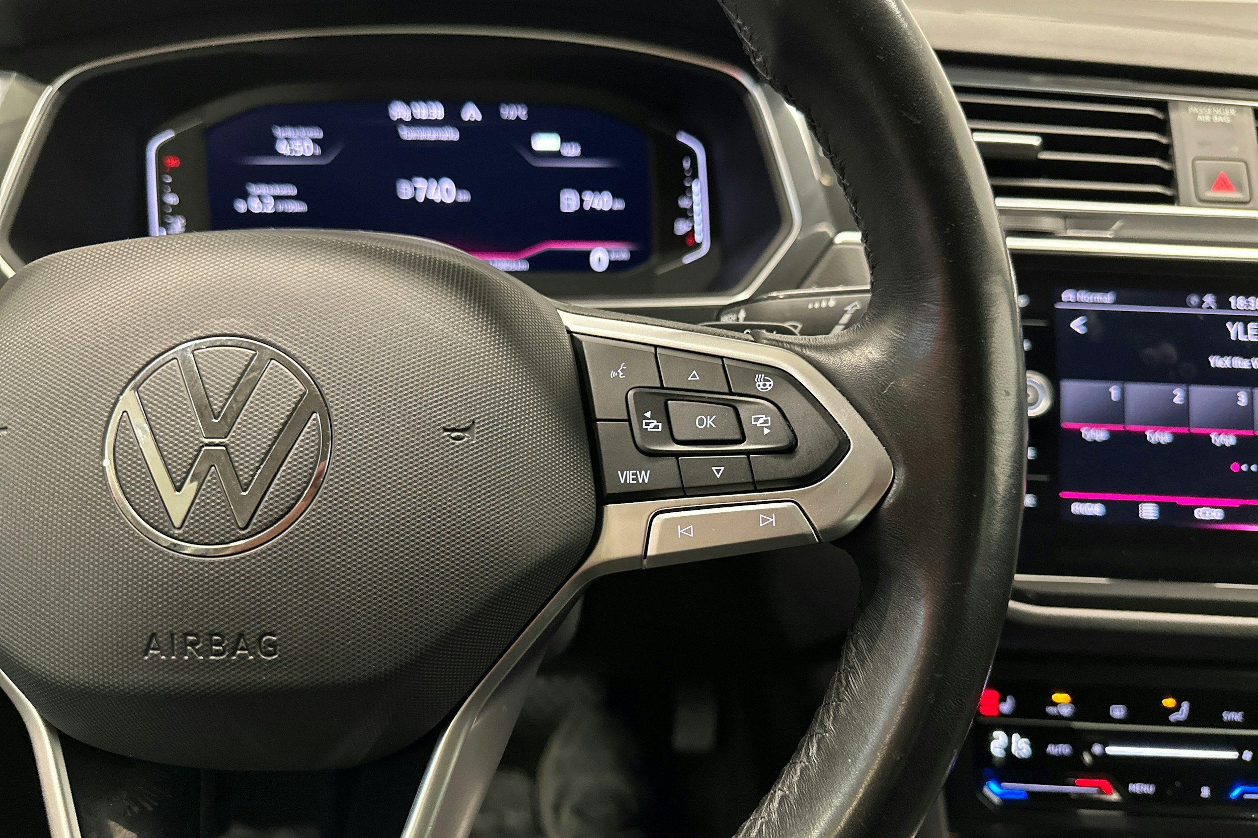 musta Volkswagen Tiguan 2022 kuva 17.