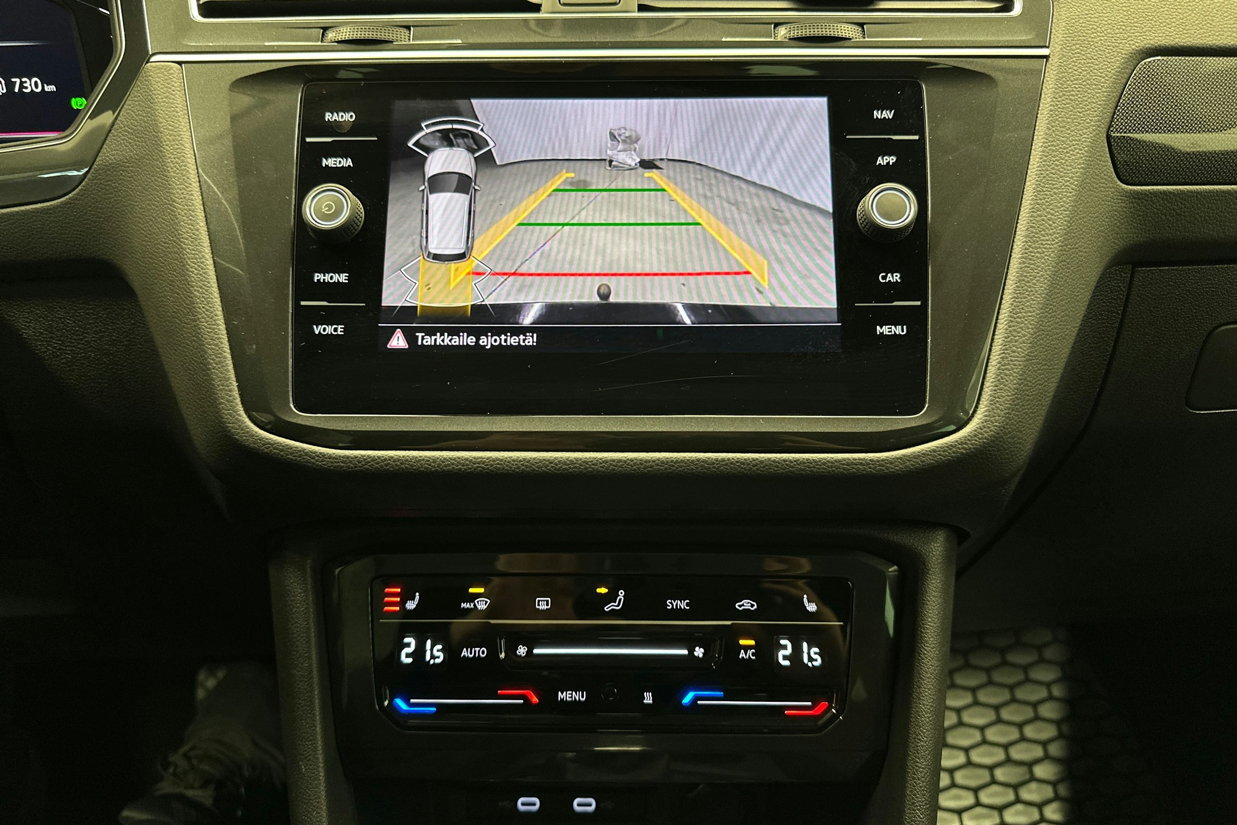 musta Volkswagen Tiguan 2022 kuva 19.