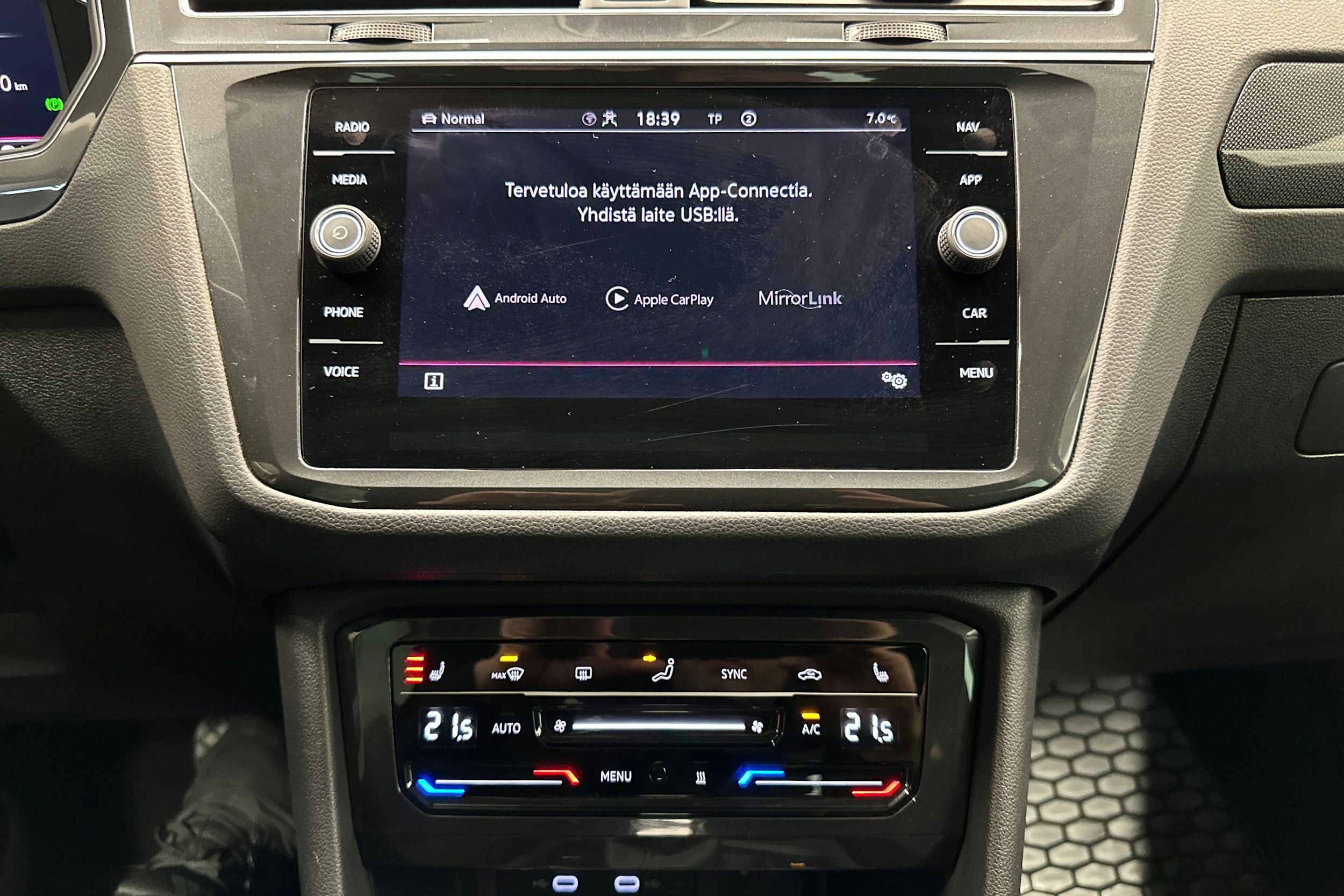 musta Volkswagen Tiguan 2022 kuva 20.