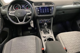 Harmaa Volkswagen Tiguan 2022 kuva 9.
