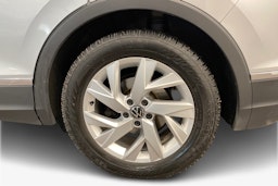 Harmaa Volkswagen Tiguan 2022 kuva 11.
