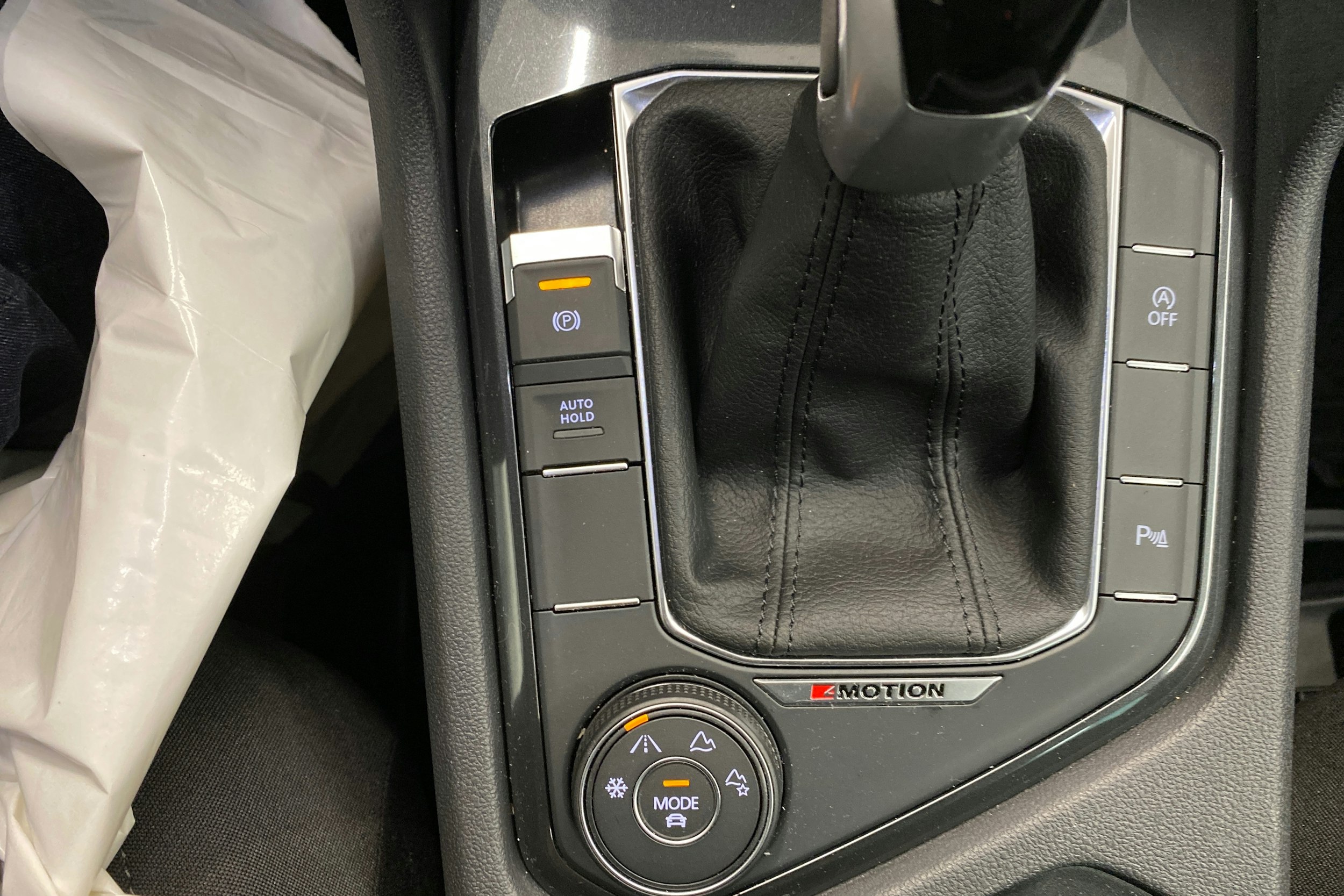 Harmaa Volkswagen Tiguan 2022 kuva 22.