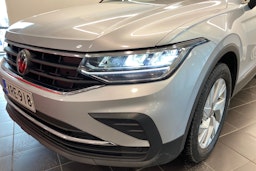 Harmaa Volkswagen Tiguan 2022 kuva 24.