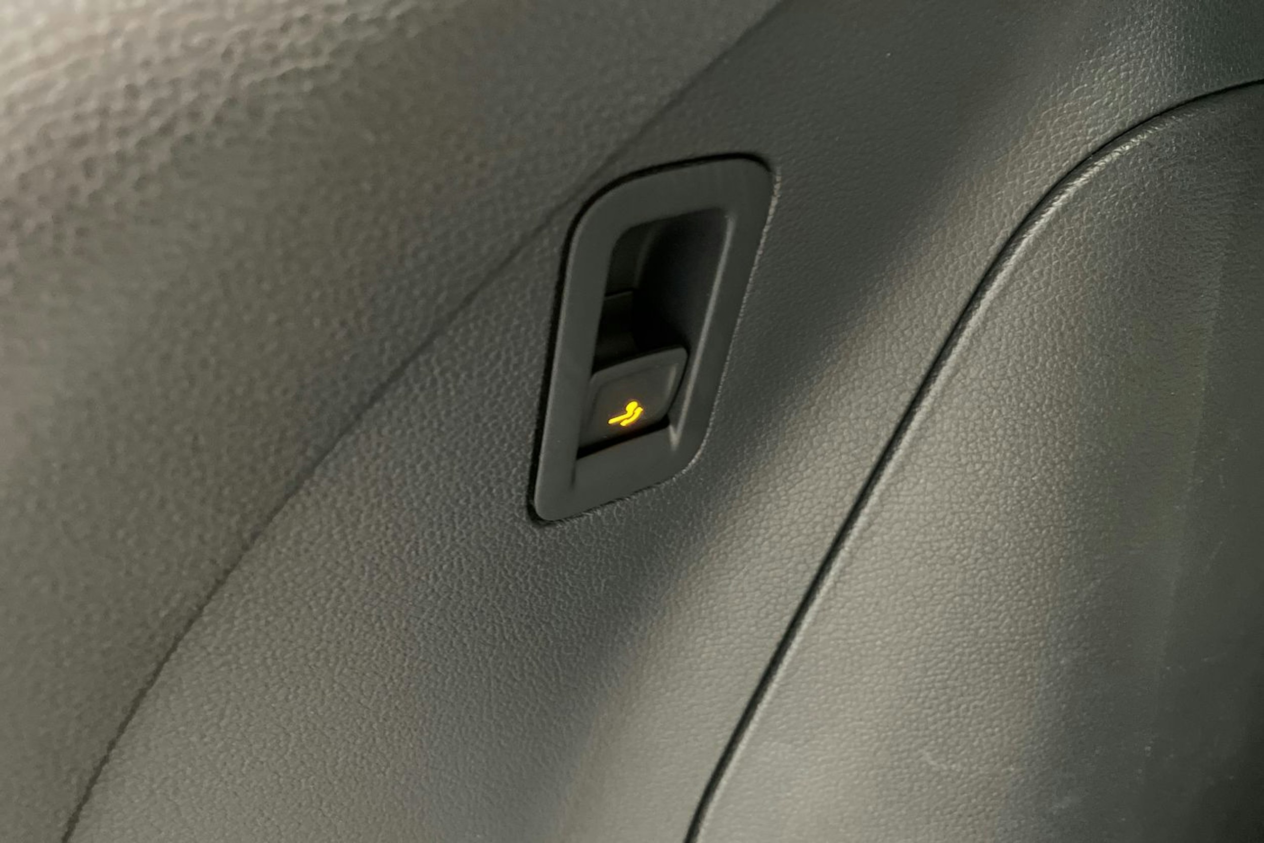 valkoinen Volkswagen Tiguan 2022 kuva 17.