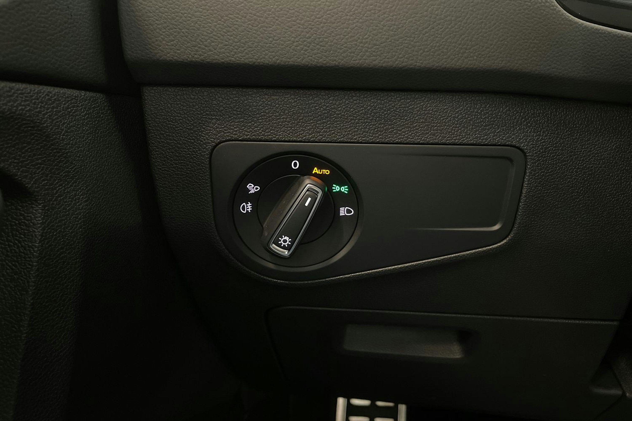 valkoinen Volkswagen Tiguan 2022 kuva 24.