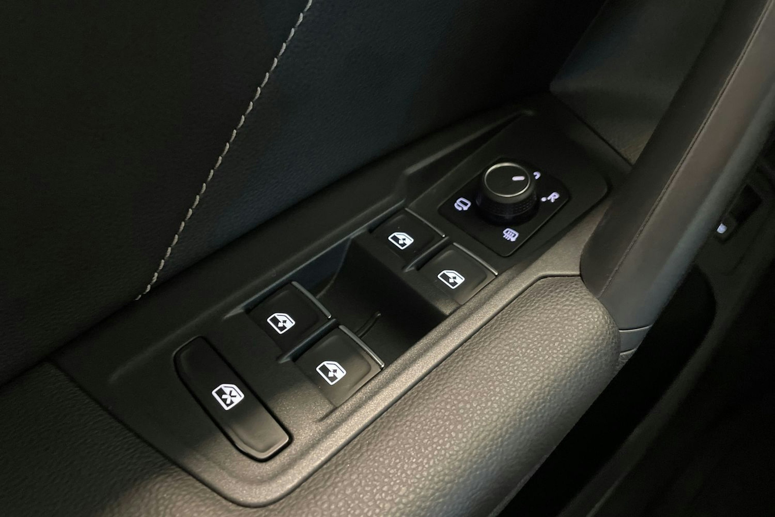 valkoinen Volkswagen Tiguan 2022 kuva 25.