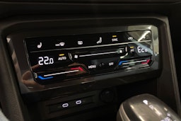 valkoinen Volkswagen Tiguan 2022 kuva 27.