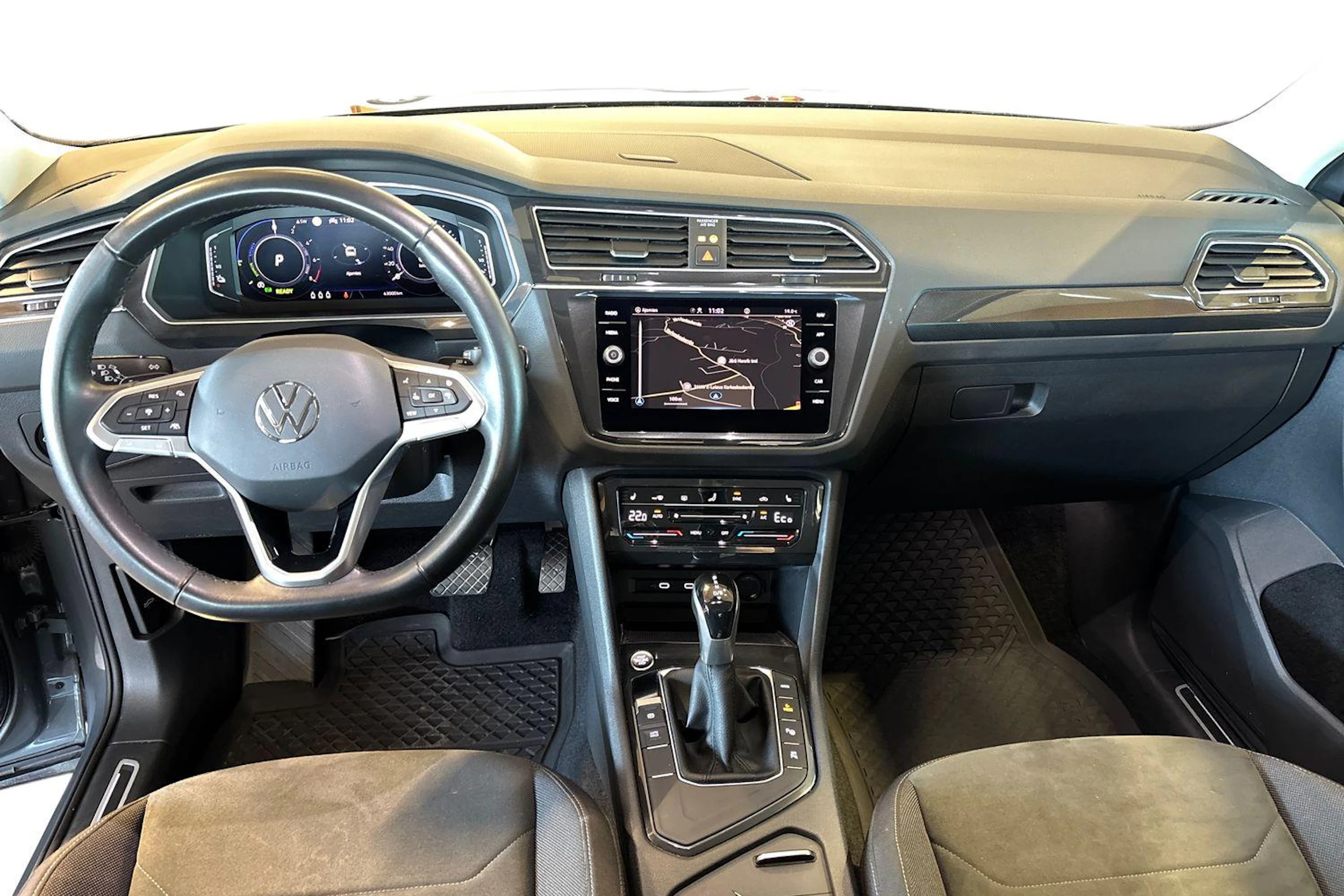 harmaa Volkswagen Tiguan 2022 kuva 7.