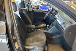 harmaa Volkswagen Tiguan 2022 kuva 12.