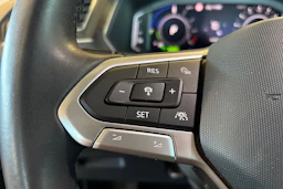 harmaa Volkswagen Tiguan 2022 kuva 16.