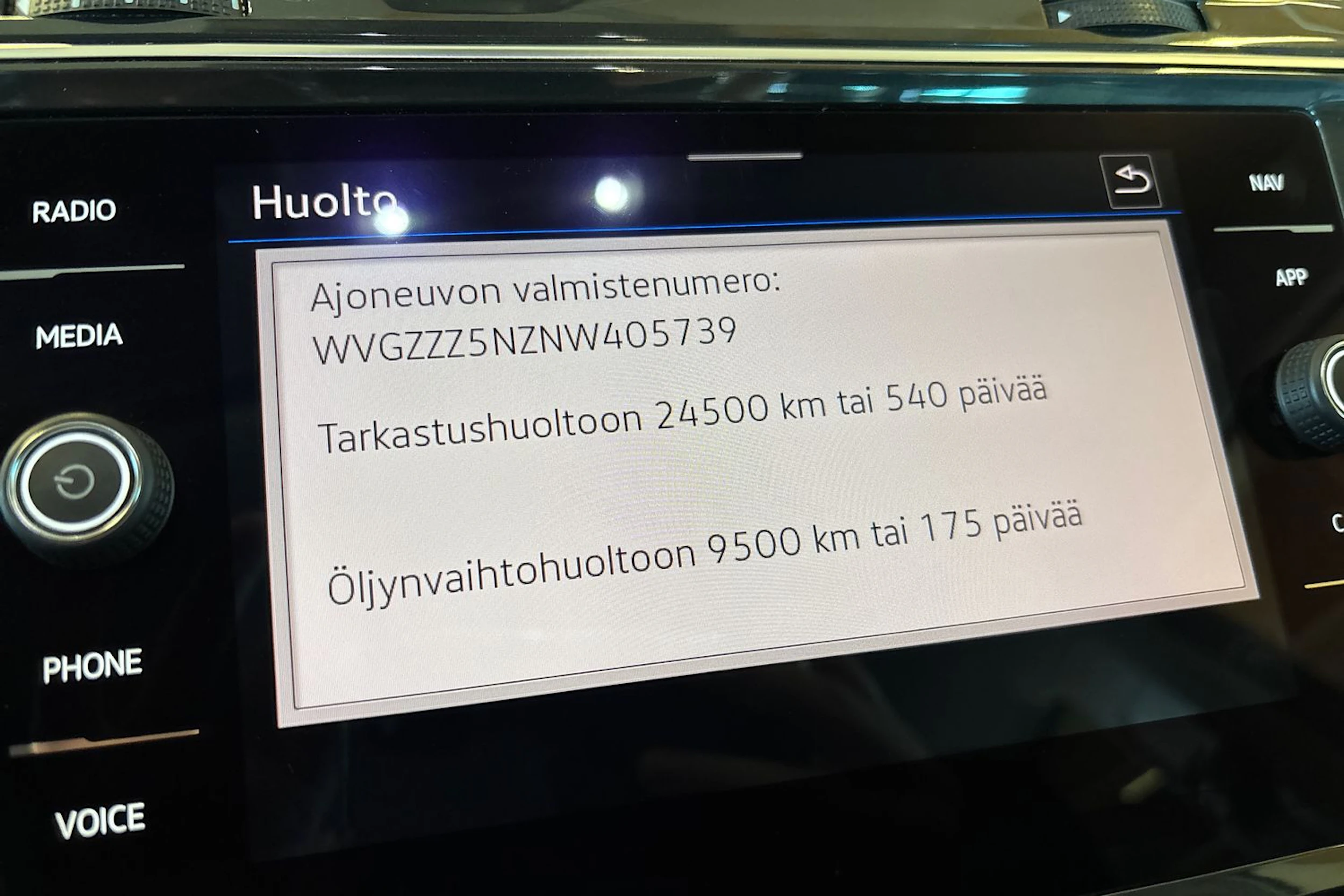 harmaa Volkswagen Tiguan 2022 kuva 18.