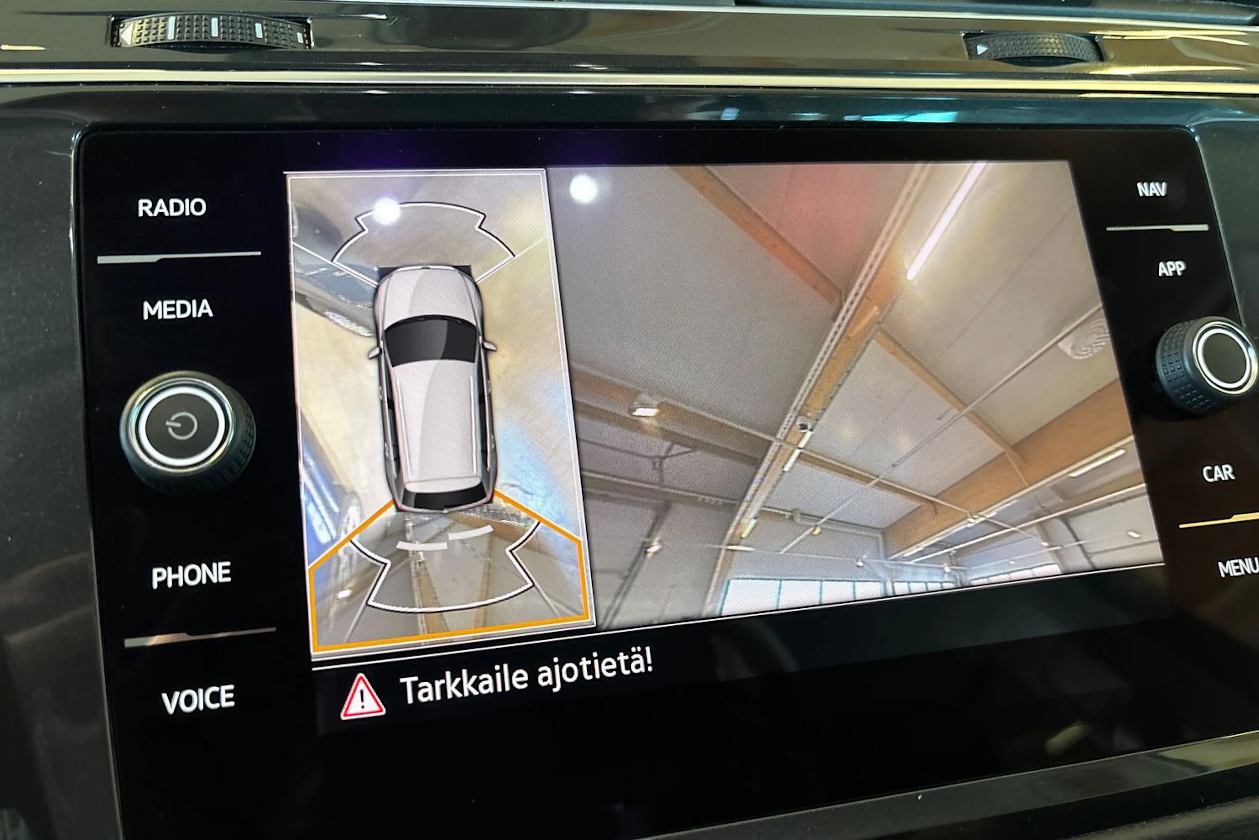 harmaa Volkswagen Tiguan 2022 kuva 19.