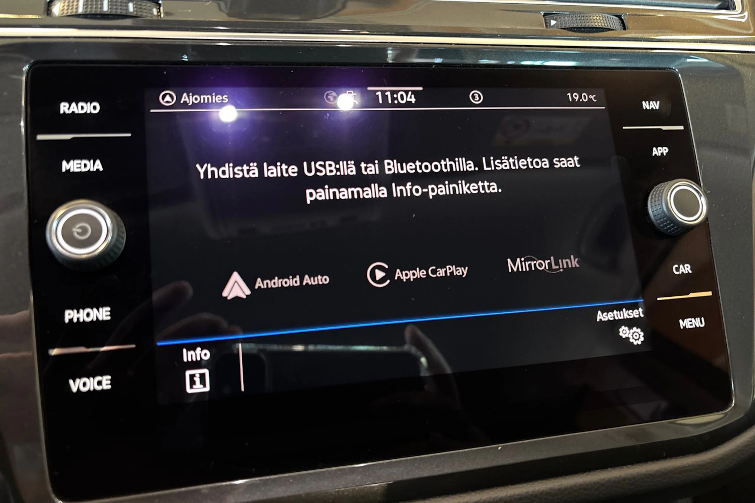 harmaa Volkswagen Tiguan 2022 kuva 21.