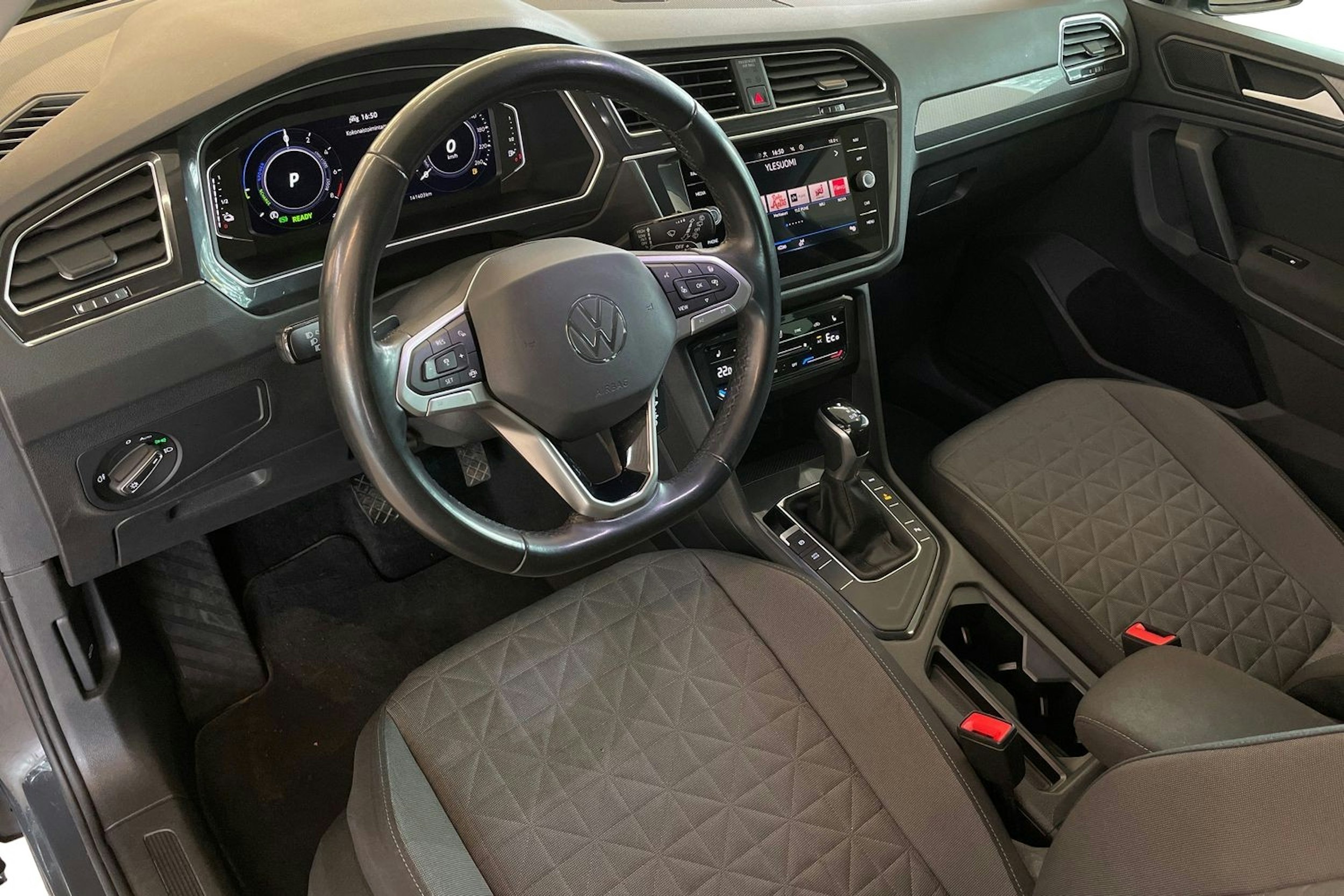 harmaa Volkswagen TIGUAN 2022 kuva 7.
